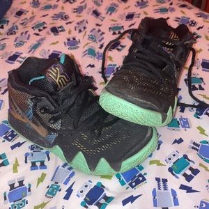 Nike Kyrie Irving basketball shoes